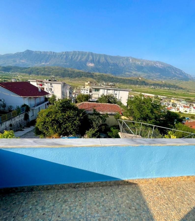 Blue Guesthouse Gjirokaster Bagian luar foto