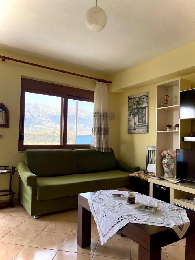 Blue Guesthouse Gjirokaster Bagian luar foto