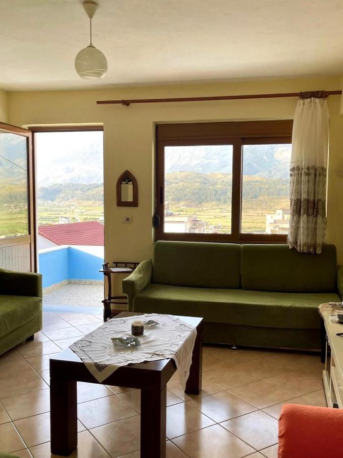 Blue Guesthouse Gjirokaster Bagian luar foto