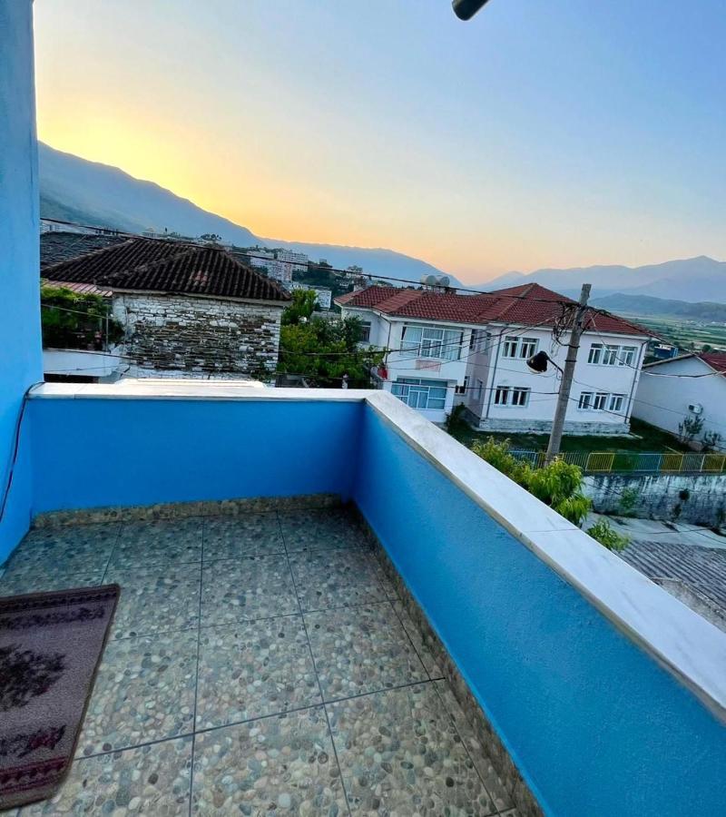 Blue Guesthouse Gjirokaster Bagian luar foto